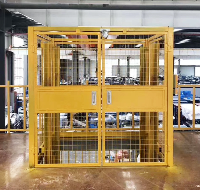 武平智能导轨式升降机亮相