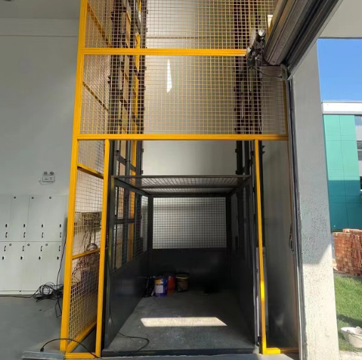 武平导轨式升降机助力物流园破解运输难题